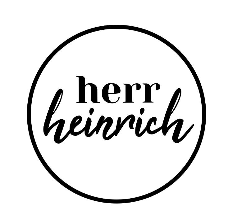 herr heinrich über uns